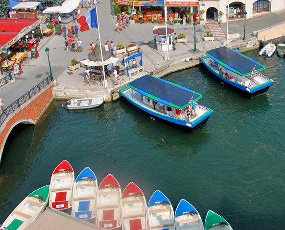 coches d'eau port grimaud