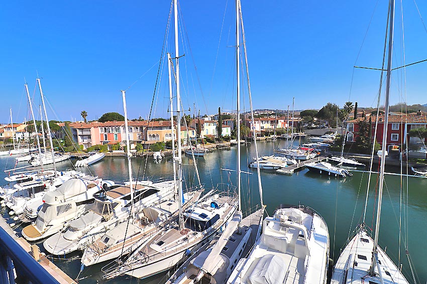 656a  vendre a PORT GRIMAUD par l'agence abc immobilier