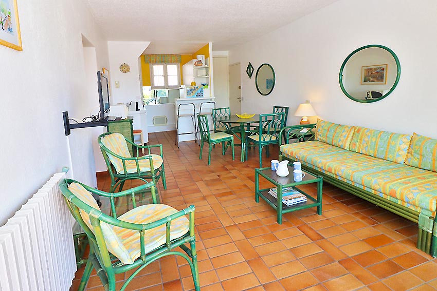 675a APPARTEMENT  a vendre a PORT GRIMAUD