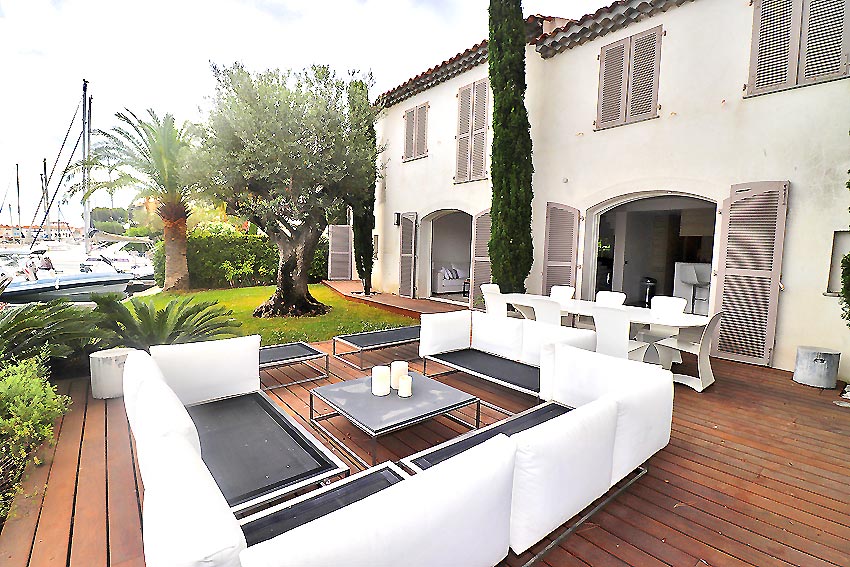 730v MAISON  vendre a PORT GRIMAUD par l'agence abc immobilier
